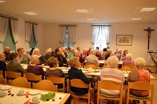 Foto der Besucher beim Seniorennachmittag